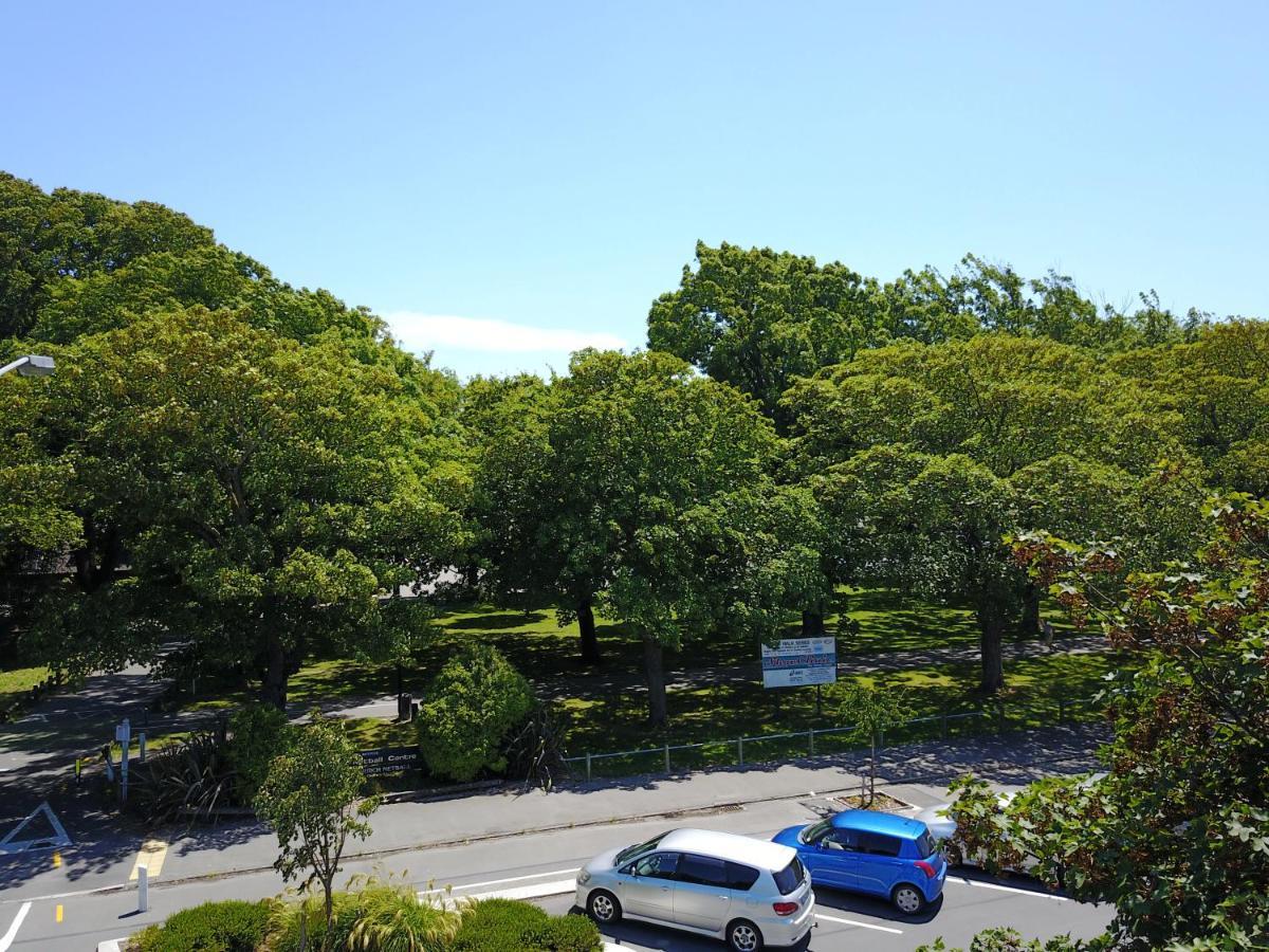 Modern 1 Bedroom Apartment Across From Hagley Park 基督城 外观 照片