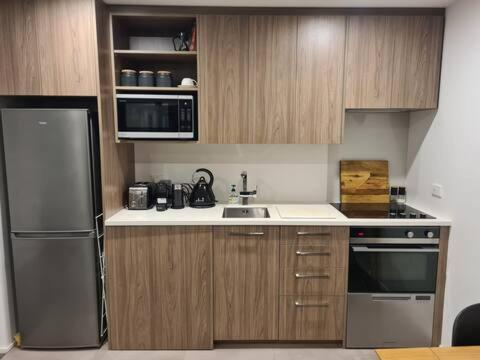 Modern 1 Bedroom Apartment Across From Hagley Park 基督城 外观 照片